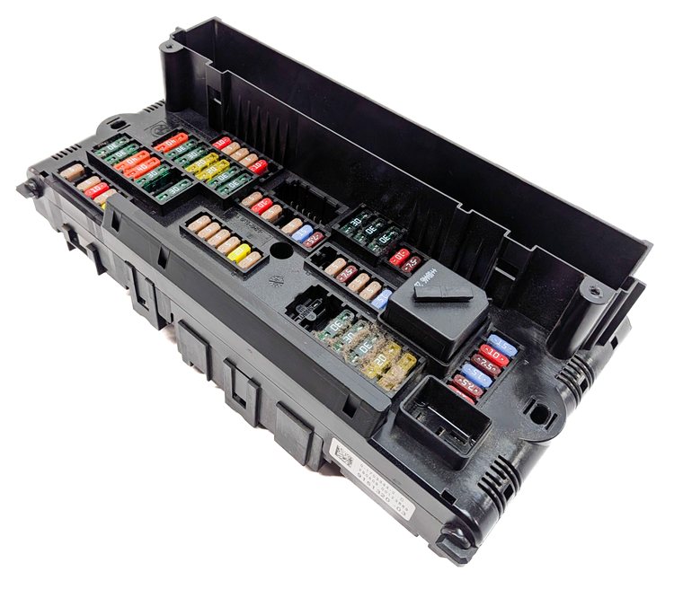 2009 BMW 750I (F01) 4.4L (N63) FRONT POWER DISTRIBUTION FUSE RELAY BOX PANEL