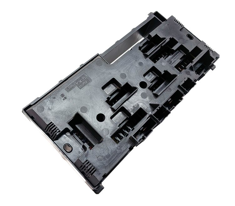 Thumbnail 5: 2009 BMW 750I (F01) 4.4L (N63) FRONT POWER DISTRIBUTION FUSE RELAY BOX PANEL
