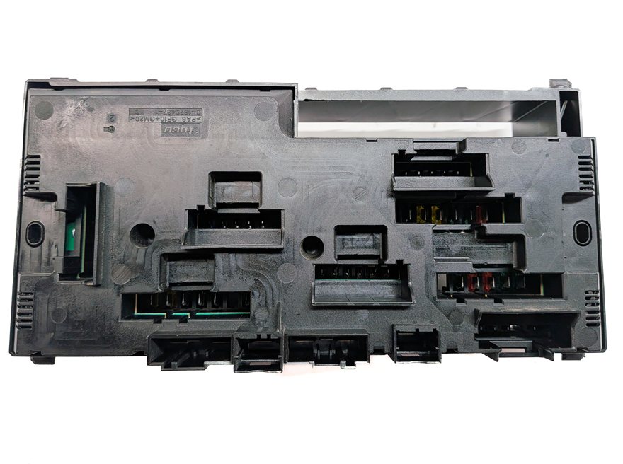 Thumbnail 6: 2009 BMW 750I (F01) 4.4L (N63) FRONT POWER DISTRIBUTION FUSE RELAY BOX PANEL
