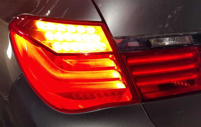 Thumbnail 2: 2009-2012 BMW 7 SERIES (F01) LEFT DRIVER REAR OUTER TAILLIGHT BRAKE LIGHT LAMP
