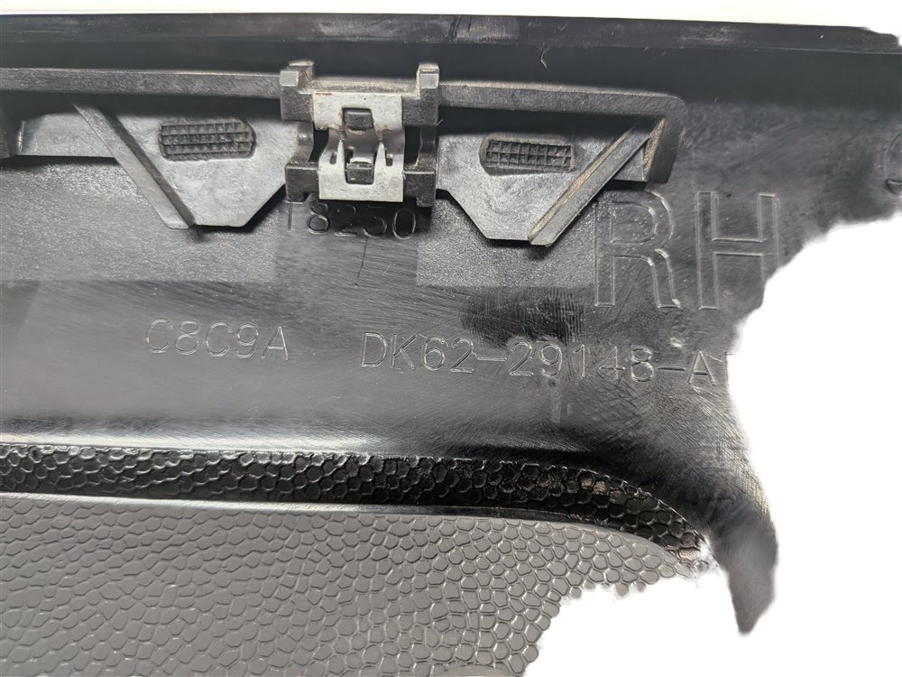 Thumbnail 6: 2015 RANGE ROVER SPORT (L494) REAR RIGHT PASSENGER D PILLAR TRIM MOULDING