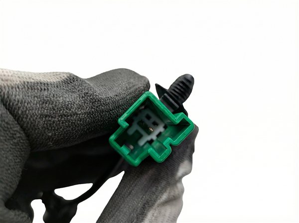 Thumbnail 8: 2015 ROVER SPORT (L494) REAR 2ND ROW LEFT CENTER RIGHT SEATBELT RECEIVER SET/3