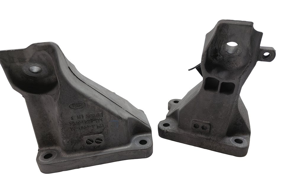 Thumbnail 1: 2015 RANGE ROVER SPORT (L494) 3.0L SUPER AJ126 ENGINE MOTOR MOUNT BRACKET SET/2
