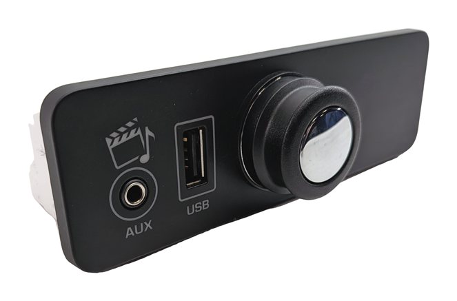 2015 RANGE ROVER SPORT (L494) AUX IN USB JACK 12V POWER SOCKET OUTLET PANEL