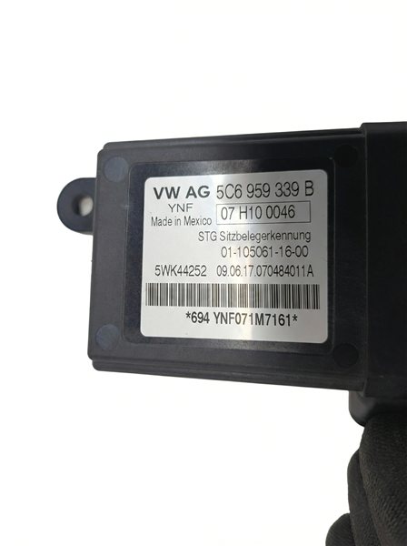 Thumbnail 6: 2015 PORSCHE MACAN (95B) FRONT RIGHT PASSENGER SEAT OCCUPANCY SENSOR MODULE