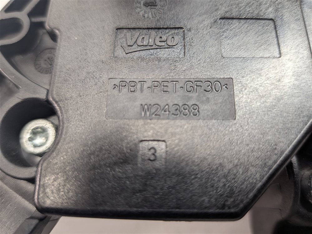 Thumbnail 14: 2015-2019 PORSCHE MACAN (95B) REAR HATCH TRUNK WINDSHIELD WIPER MOTOR