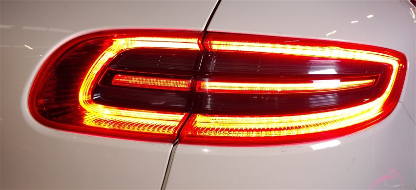 Thumbnail 2: 2015-2018 PORSCHE MACAN (95B) REAR RIGHT PASSENGER QUARTER PANEL TAILLIGHT LAMP