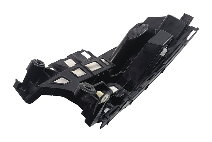 Thumbnail 7: 2015 PORSCHE MACAN (95B) REAR RIGHT BUMPER MOUNT SUPPORT BRACKET