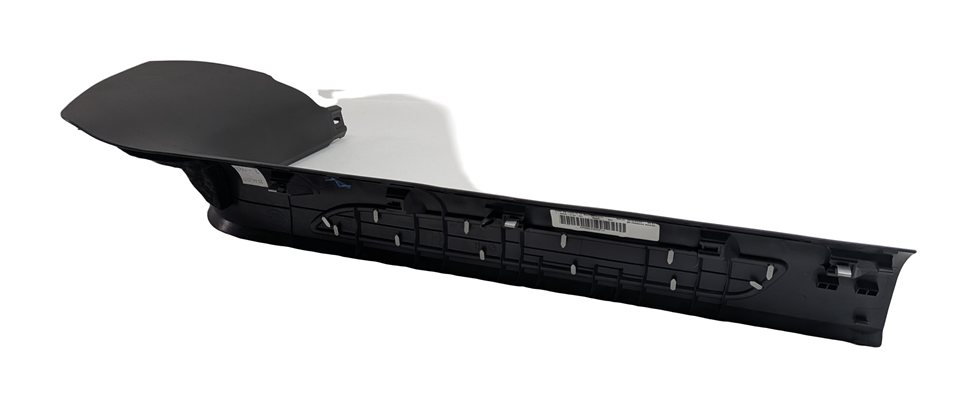 Thumbnail 4: 2015 PORSCHE MACAN (95B) FRONT RIGHT PASSENGER LOWER A PILLAR SCUFF KICK PLATE
