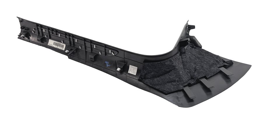 Thumbnail 5: 2015 PORSCHE MACAN (95B) FRONT RIGHT PASSENGER LOWER A PILLAR SCUFF KICK PLATE