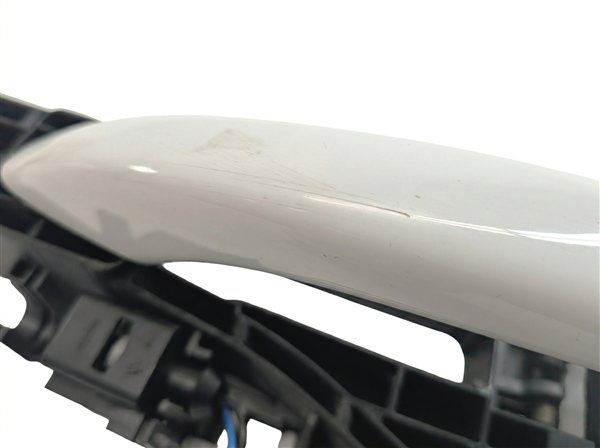 Thumbnail 12: 2015-2019 PORSCHE MACAN (95B) REAR LEFT EXTERIOR DOOR HANDLE (White)