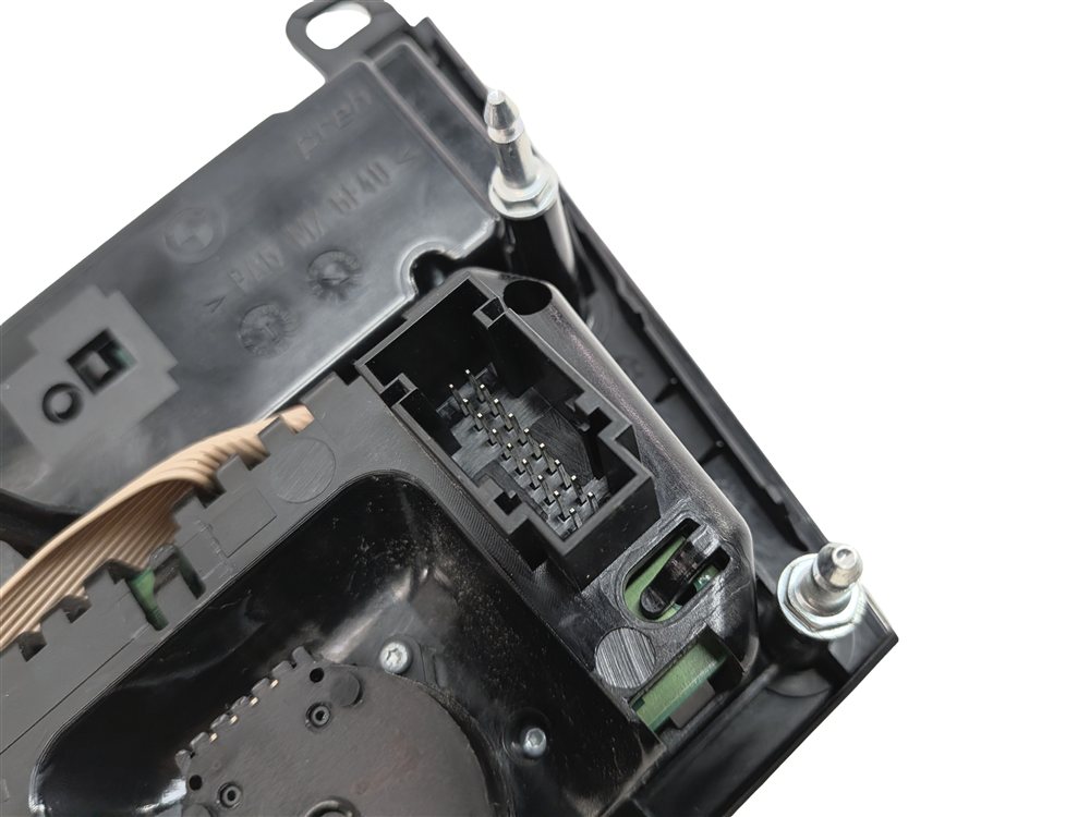 Thumbnail 5: 2009-2010 BMW 750i 760i (F01 F02) AM/FM STEREO FACE PLATE w/ TEMPERATURE CONTROL