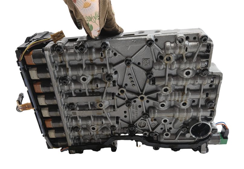 Thumbnail 7: 11-12 BMW ACTIVE HYBRID 7 F04 AUTO START STOP AUTOMATIC TRANSMISSION VALVE BODY