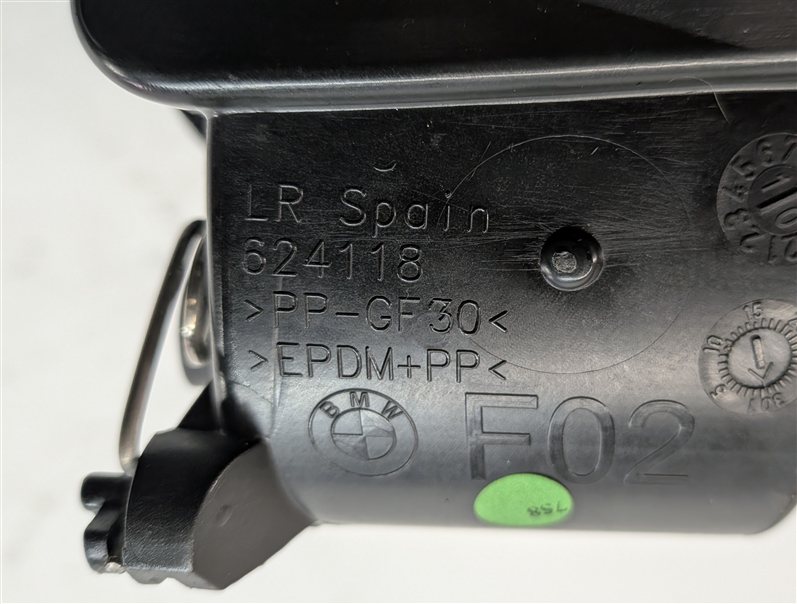 Thumbnail 10: 09-15 BMW 740Li 750Li 760Li B7 LWB F02 FUEL DOOR COVER w/HOUSING CAP (White)