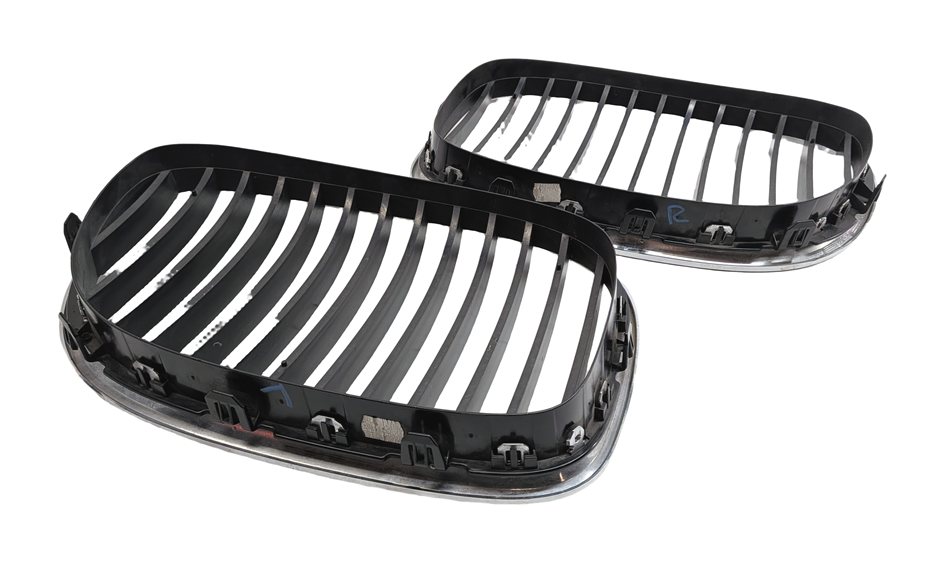 Thumbnail 4: 2009-2012 BMW 740i 750i 760i B7 (F01) FRONT LEFT & RIGHT UPPER HOOD GRILLE SET/2