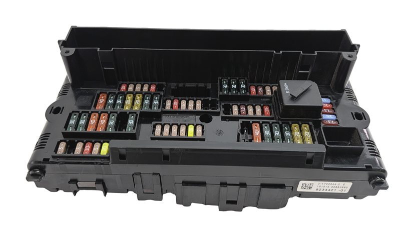 Thumbnail 2: 10-11 BMW 535iGT 550iGT ACTIVE 7 AUTO START STOP TRUNK MOUNT FUSE RELAY PANEL