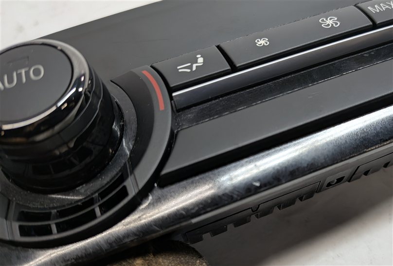 Thumbnail 10: 2010-2019 BMW 528i 535i 550i 740i 750i 760i (F01 F06 F10) REAR TEMPERATURE PANEL
