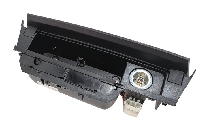 Thumbnail 2: 2011 BMW 750LI (F01) FRONT CENTER CONSOLE ASHTRAY w/ 12V POWER SOCKET OUTLET