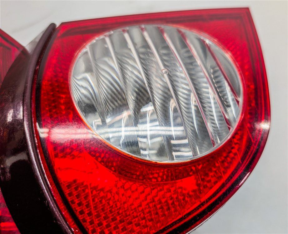 Thumbnail 12: 2003-2005 BMW Z4 (E85) REAR RIGHT PASSENGER TAILLIGHT BRAKE LIGHT LAMP (Merlot)