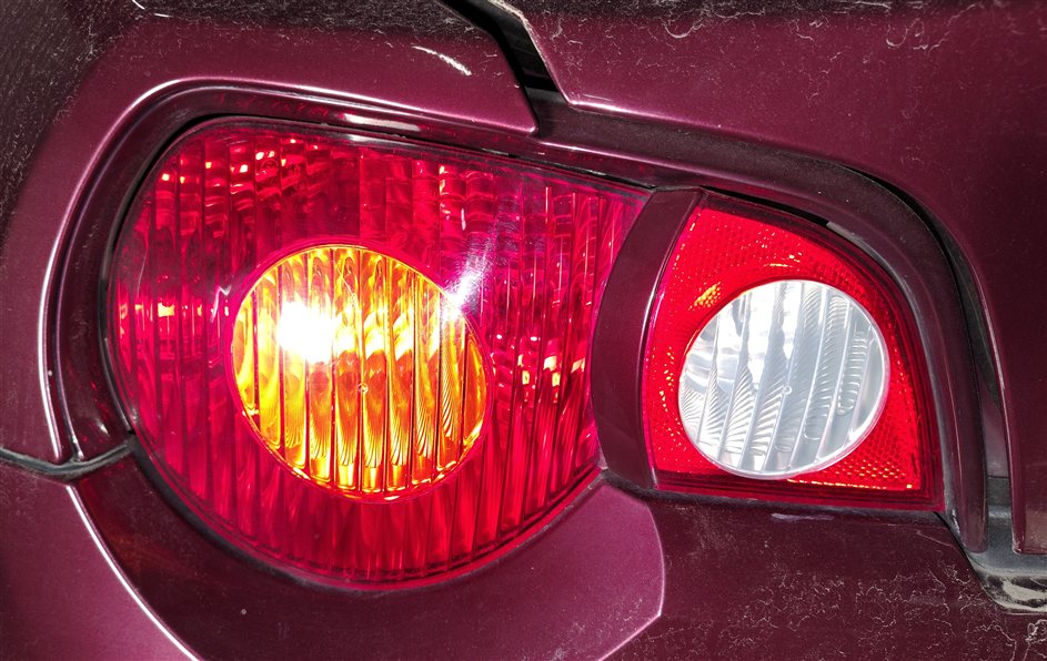 Thumbnail 2: 2003-2005 BMW Z4 (E85) REAR RIGHT PASSENGER TAILLIGHT BRAKE LIGHT LAMP (Merlot)