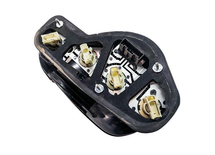 Thumbnail 6: 2003-2005 BMW Z4 (E85) REAR RIGHT PASSENGER TAILLIGHT BRAKE LIGHT LAMP (Merlot)
