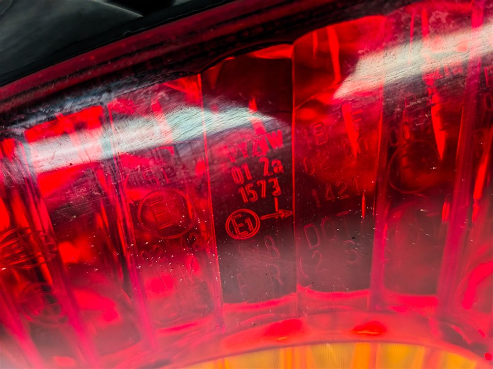 Thumbnail 9: 2003-2005 BMW Z4 (E85) REAR RIGHT PASSENGER TAILLIGHT BRAKE LIGHT LAMP (Merlot)