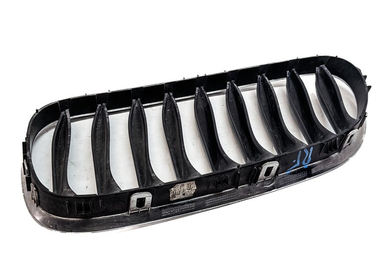 Thumbnail 5: 2003-2008 BMW Z4 (E85) RIGHT FRONT PASSENGER SIDE BUMPER GRILLE (BLACK / CHROME)