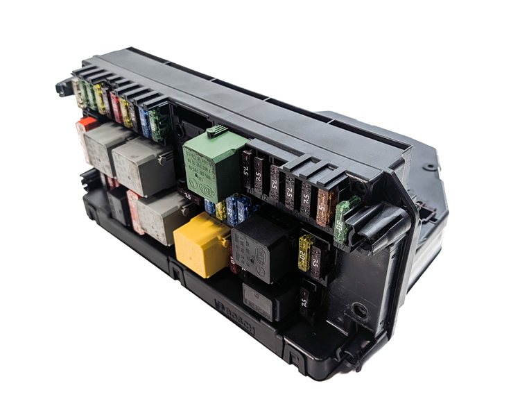 Thumbnail 5: 2012 MERCEDES C250 (W204) 1.8L FRONT SIGNAL ACQUISITION SAM CONTROL MODULE