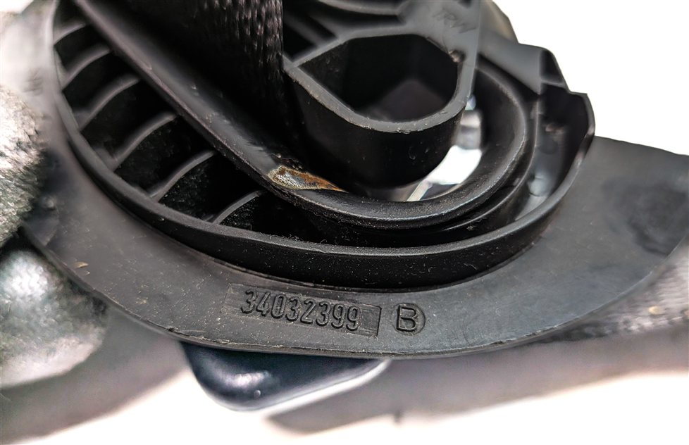 Thumbnail 9: 12-14 MERCEDES C250 C300 C350 (W204) RIGHT PASSENGER SEATBELT RETRACTOR (Black)