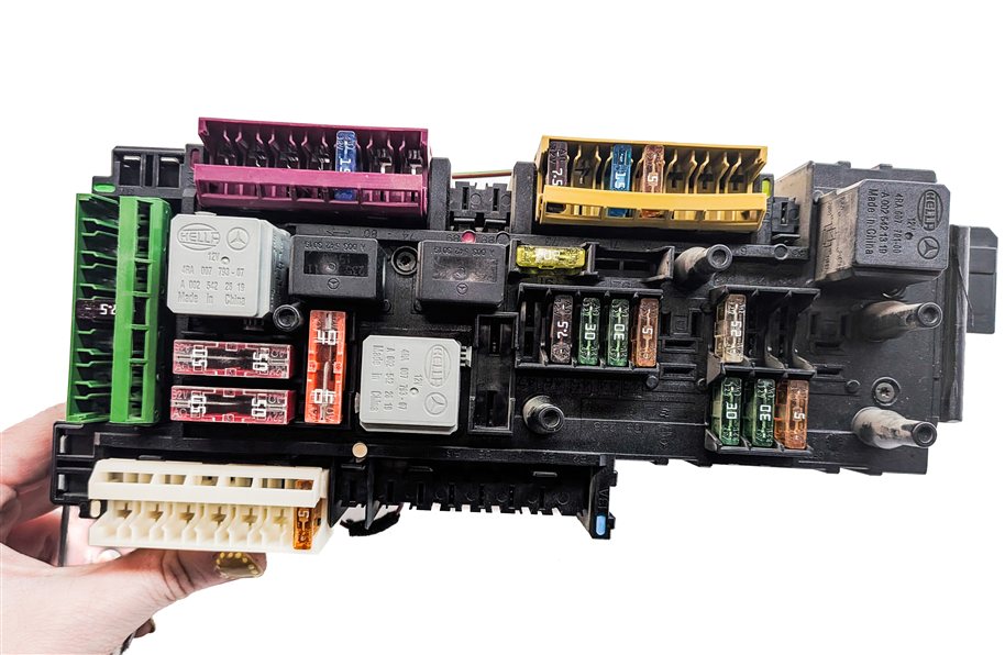 Thumbnail 10: 11-15 MERCEDES C250 C300 C350 (W204) REAR SIGNAL ACQUISITION CONTROL MODULE SAM