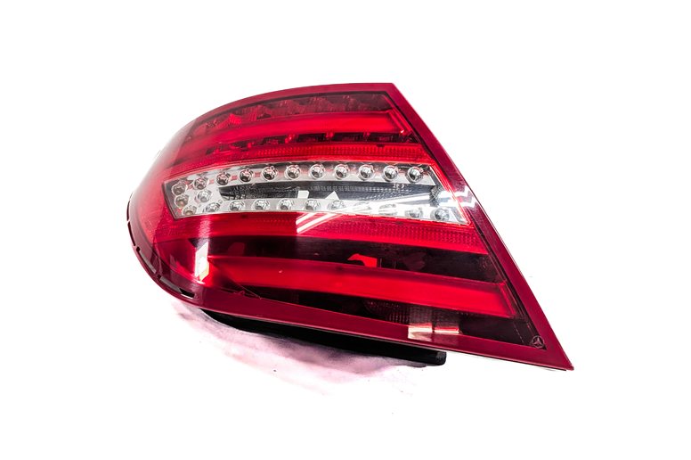 Thumbnail 2: 2012-2015 MERCEDES BENZ C250 C300 C350 (W204) LEFT DRIVER TAILLIGHT BRAKE LIGHT