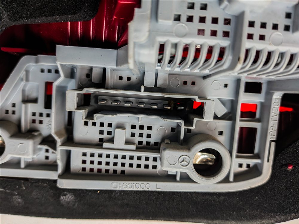 Thumbnail 7: 2012-2015 MERCEDES BENZ C250 C300 C350 (W204) LEFT DRIVER TAILLIGHT BRAKE LIGHT