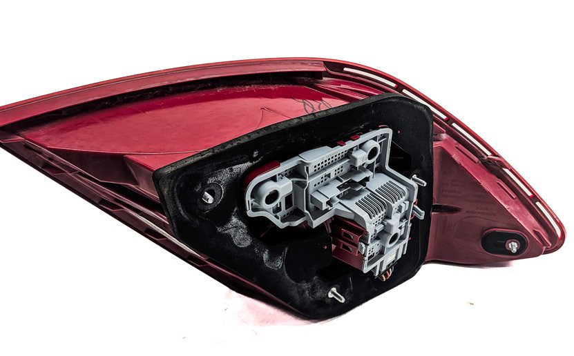 Thumbnail 4: 12-15 MERCEDES BENZ C250 C300 C350 (W204) RIGHT PASSENGER TAILLIGHT BRAKE LIGHT
