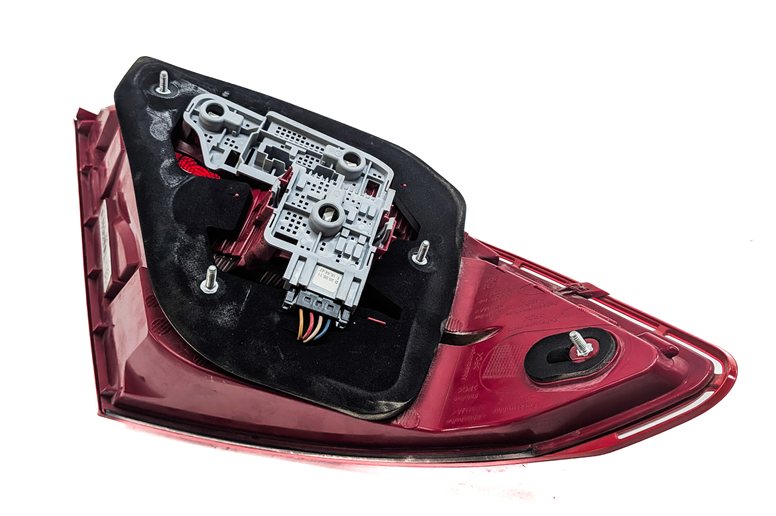 Thumbnail 5: 12-15 MERCEDES BENZ C250 C300 C350 (W204) RIGHT PASSENGER TAILLIGHT BRAKE LIGHT