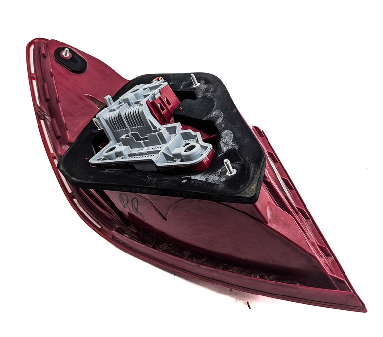 Thumbnail 7: 12-15 MERCEDES BENZ C250 C300 C350 (W204) RIGHT PASSENGER TAILLIGHT BRAKE LIGHT