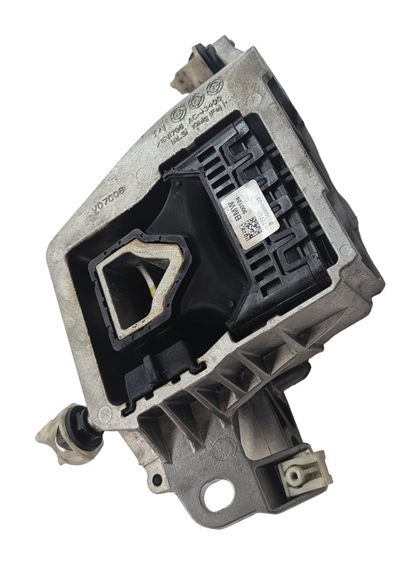 Thumbnail 3: 2016 BMW X1 (F48) 2.0L (B46) ENGINE MOTOR SUPPORT MOUNT