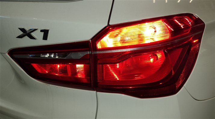 Thumbnail 2: 2016-2021 BMW X1 (F48) REAR RIGHT PASSENGER INNER TRUNK TAILLIGHT LIGHT LAMP