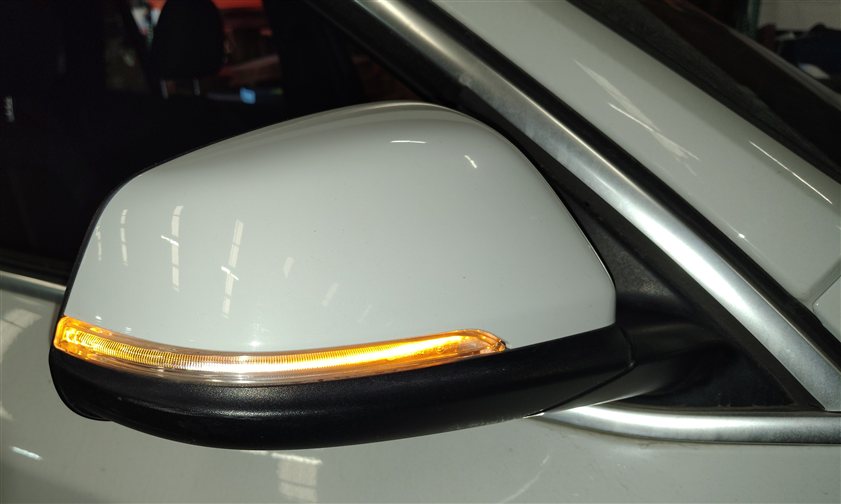 Thumbnail 2: 2016-2017 BMW X1 (F48) RIGHT PASSENGER HEATED MEMORY DOOR MIRROR (White)