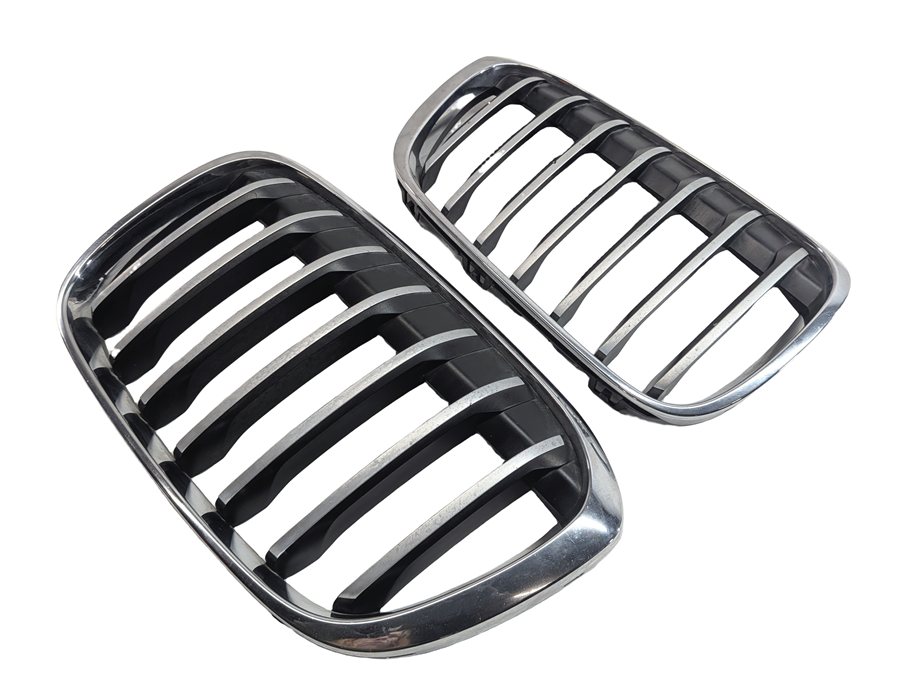 2016-2019 BMW X1 (F48) FRONT LEFT & RIGHT HOOD KIDNEY VENT GRILLE TRIM SET-2
