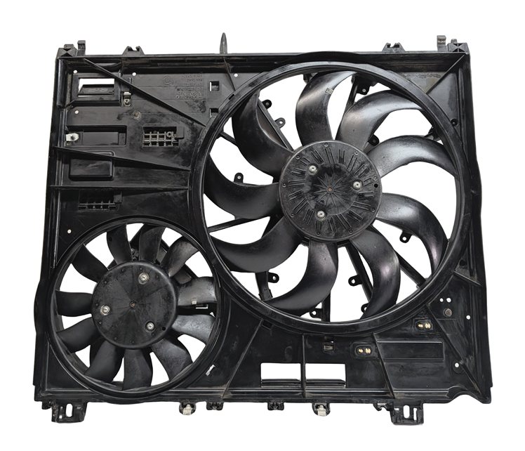 Thumbnail 2: 16 LAND RANGE ROVER SPORT L494 3.0L DIESEL ENGINE RADIATOR COOLING FAN ASSEMBLY