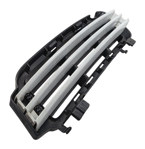 Thumbnail 3: 2016 RANGE ROVER (L405) FRONT LEFT DRIVER LOWER BUMPER VENT GRILLE END TRIM