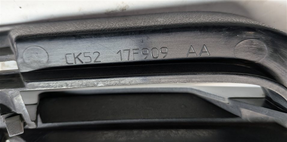 Thumbnail 8: 2016 RANGE ROVER (L405) FRONT LEFT DRIVER LOWER BUMPER VENT GRILLE END TRIM