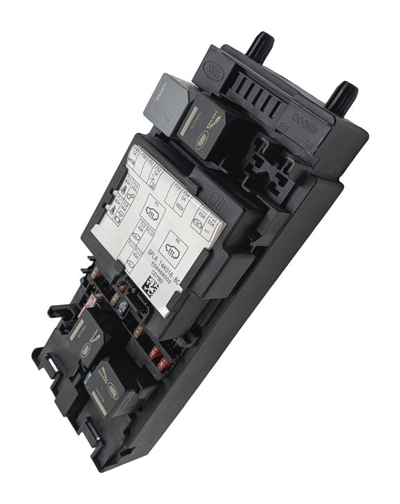 Thumbnail 3: 2016 RANGE ROVER (L405) FRONT RIGHT PASSENGER FUSE RELAY BOX PANEL