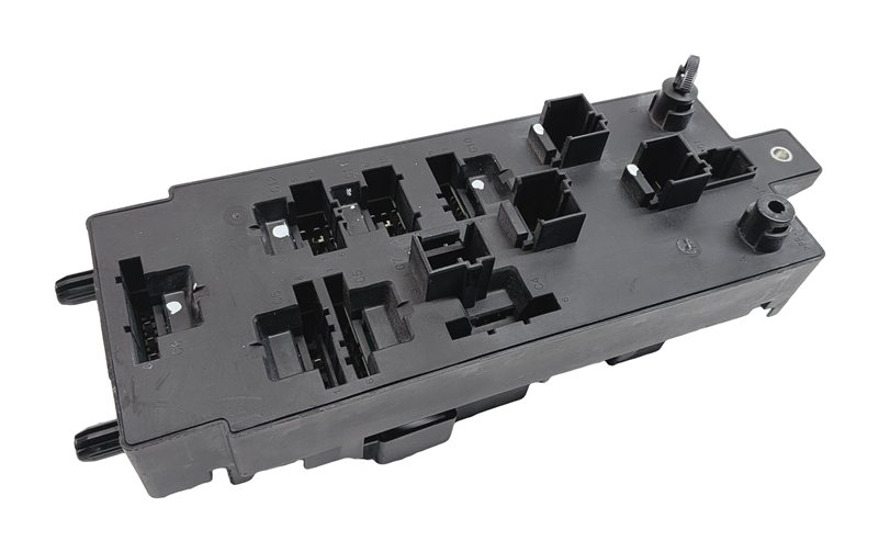 Thumbnail 5: 2016 RANGE ROVER (L405) FRONT RIGHT PASSENGER FUSE RELAY BOX PANEL