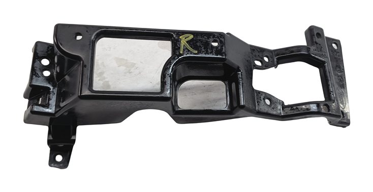 Thumbnail 3: 2016 RANGE ROVER (L405) FRONT RIGHT PASSENGER FOGLIGHT MOUNT BRACKET