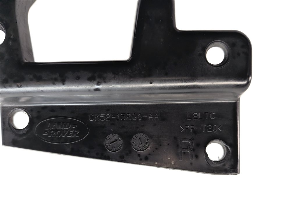 Thumbnail 8: 2016 RANGE ROVER (L405) FRONT RIGHT PASSENGER FOGLIGHT MOUNT BRACKET