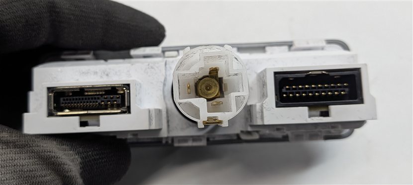 Thumbnail 5: 2016 RANGE ROVER (L405) AUX IN USB JACK w/ 12V POWER SOCKET OUTLET PANEL