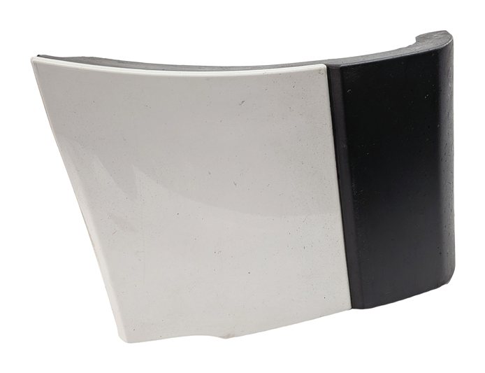 2016 RANGE ROVER (L405) FRONT RIGHT PASSENGER LOWER FENDER TRIM MOULDING (White)