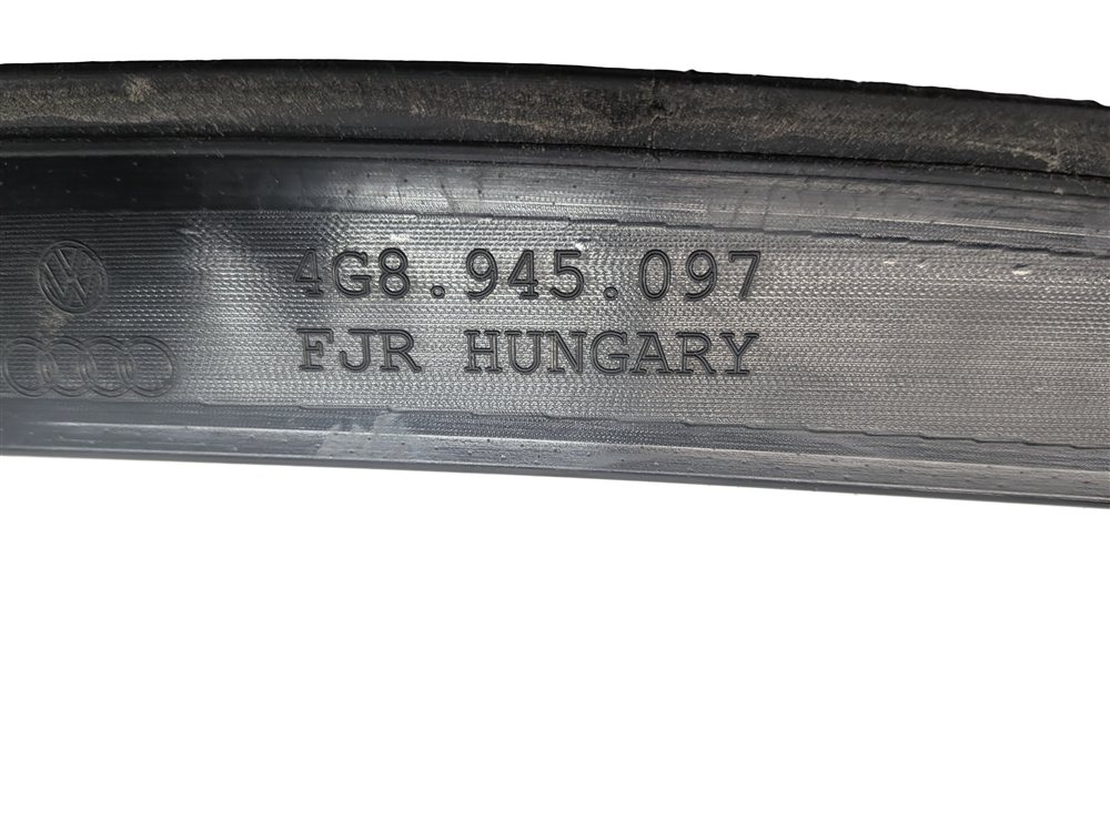 Thumbnail 8: 2014 AUDI A7 (C7 4G8) REAR UPPER CENTER 3RD THIRD STOP BRAKE LIGHT LAMP
