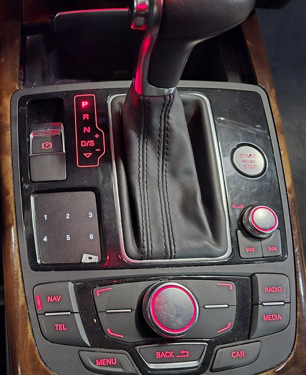 Thumbnail 13: 2014 AUDI A7 (C7 4G8) CENTER CONSOLE SHIFT TRIM w/ STEREO PHONE MMI NAVI CONTROL
